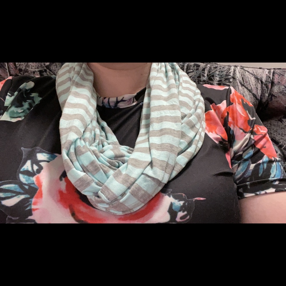 Stretchy infinity scarf